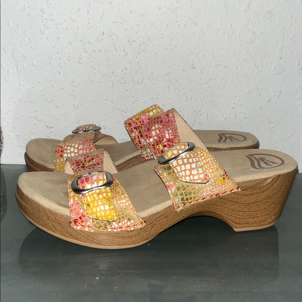 Like new Dansko Sophie sandals